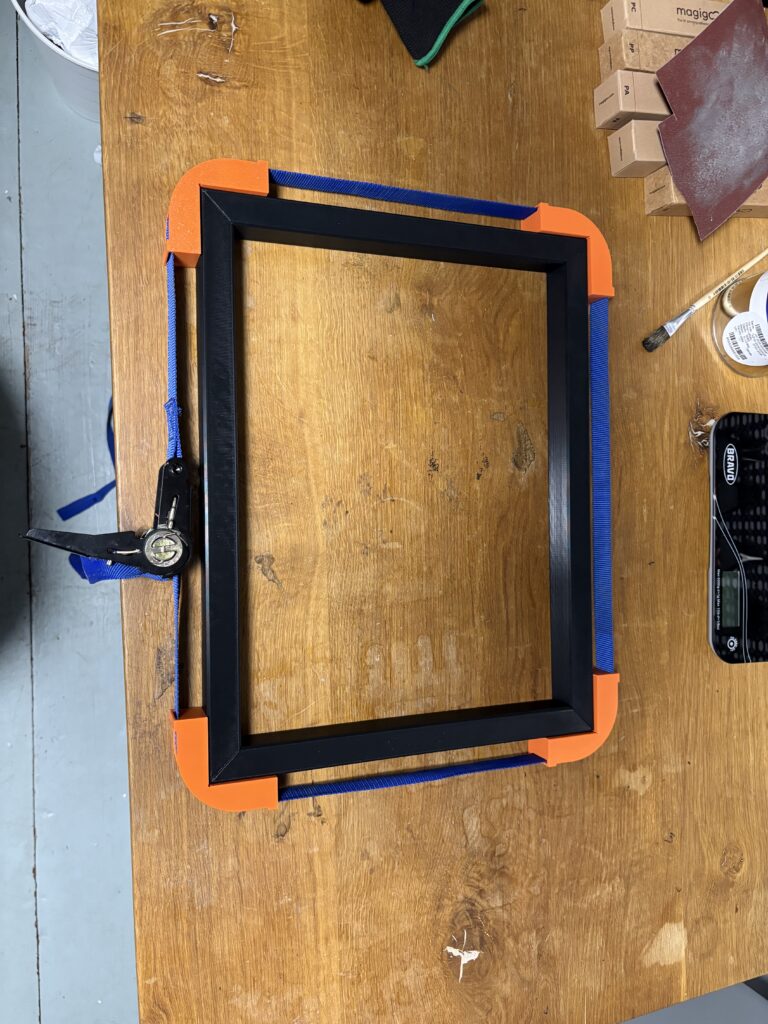 Velkoformátový rám z ASA spojený acetonem — bezešvý pevný spoj pro velké 3D tištěné konstrukce