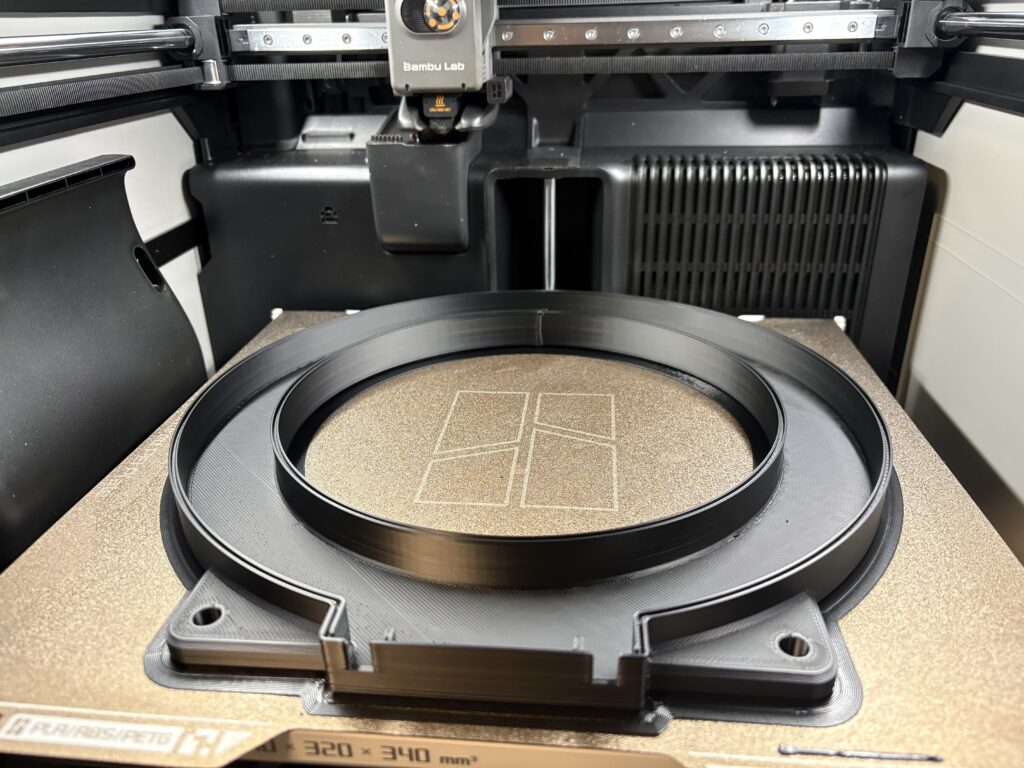 Velkoformátový 3D tisk — průmyslový díl o velkém průměru na velkoplošné tiskárně