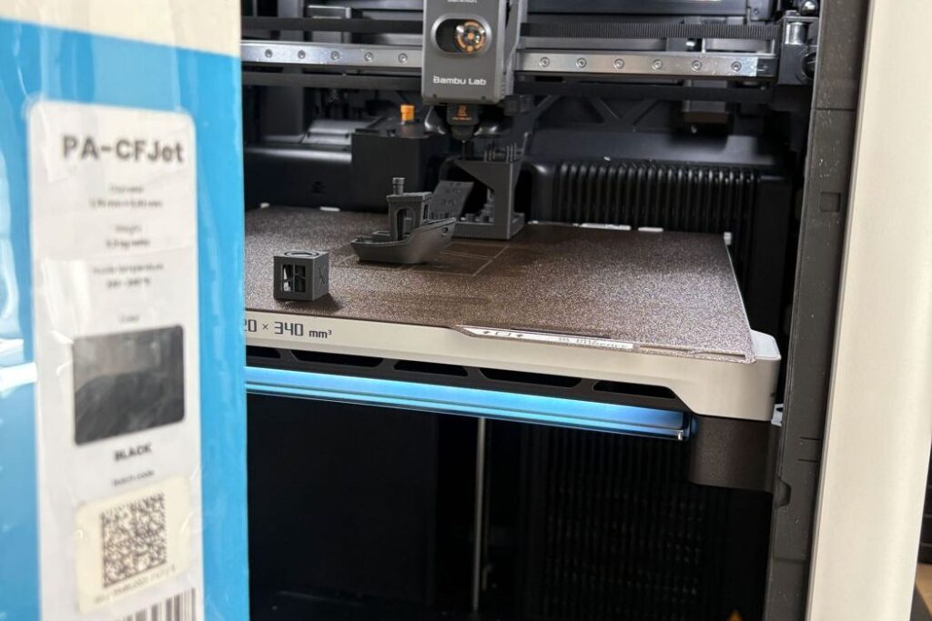 Filament PA-CF Jet od Filament PM u tiskárny Bambu Lab H2S