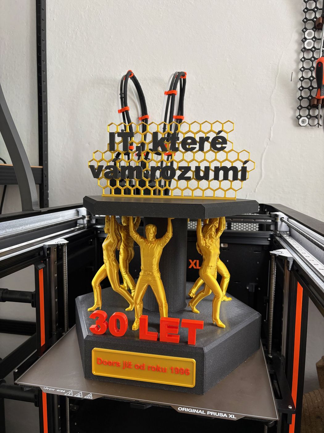 Trofej k 30 letům firmy Sprinx 9 Zkouška kompletní sestavy trofeje na tiskárně Prusa XL